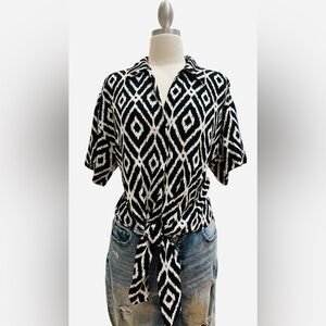 NWT -Fred David Black and White Patterned Blouse